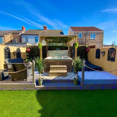 New…The Hottub House Blackpool Pleasure Beach Экстерьер фото