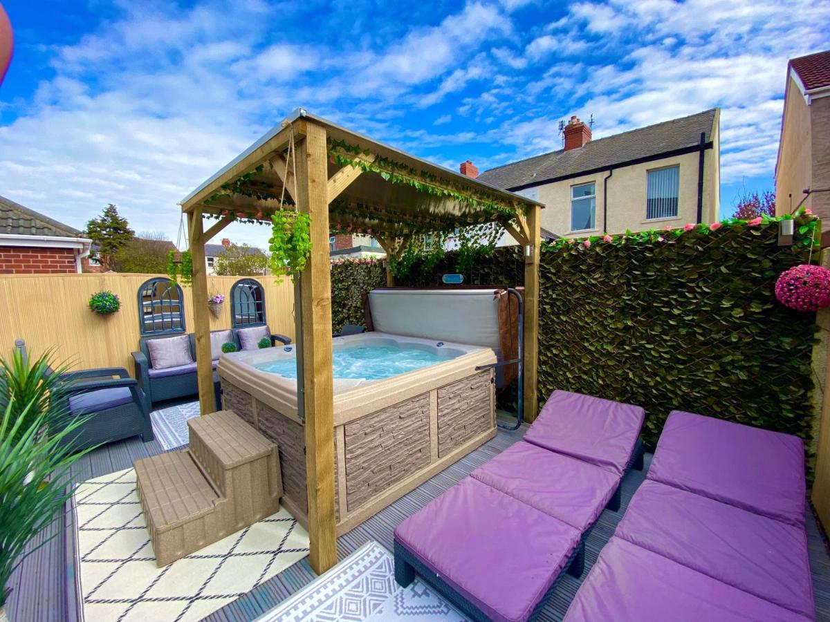 New…The Hottub House Blackpool Pleasure Beach Экстерьер фото