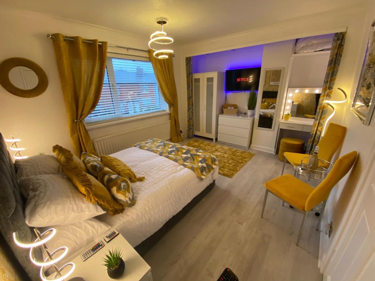 New…The Hottub House Blackpool Pleasure Beach Экстерьер фото