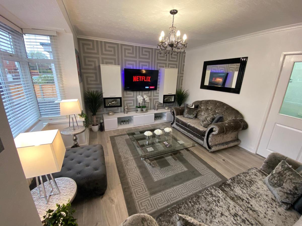 New…The Hottub House Blackpool Pleasure Beach Экстерьер фото