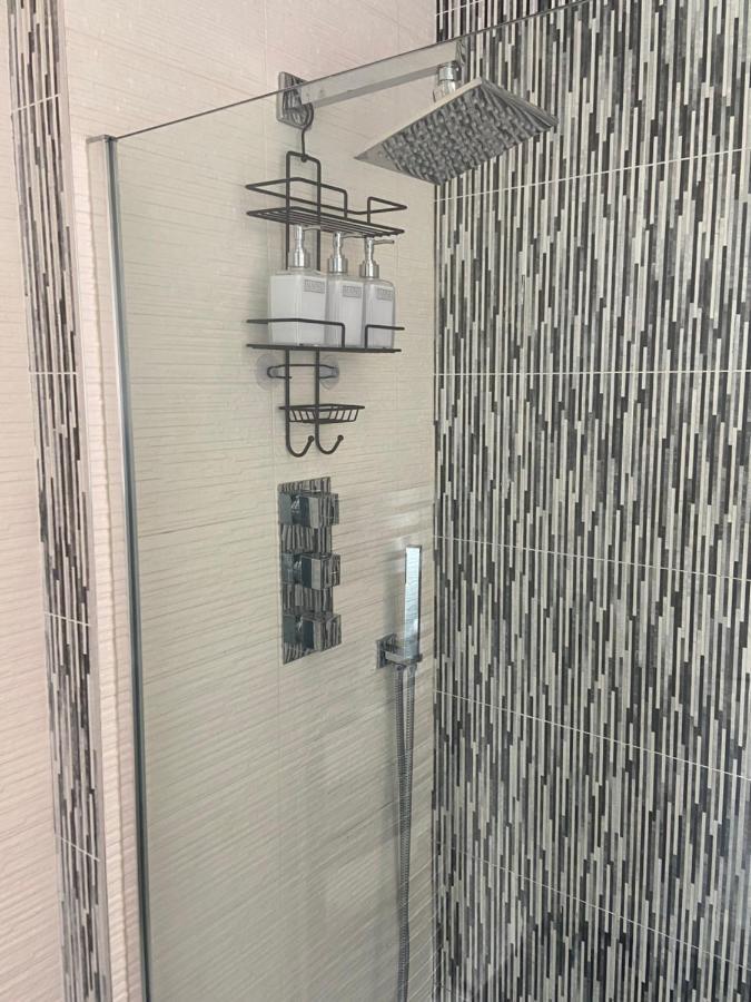 New…The Hottub House Blackpool Pleasure Beach Экстерьер фото