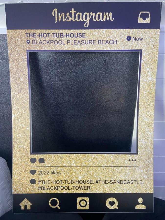 New…The Hottub House Blackpool Pleasure Beach Экстерьер фото